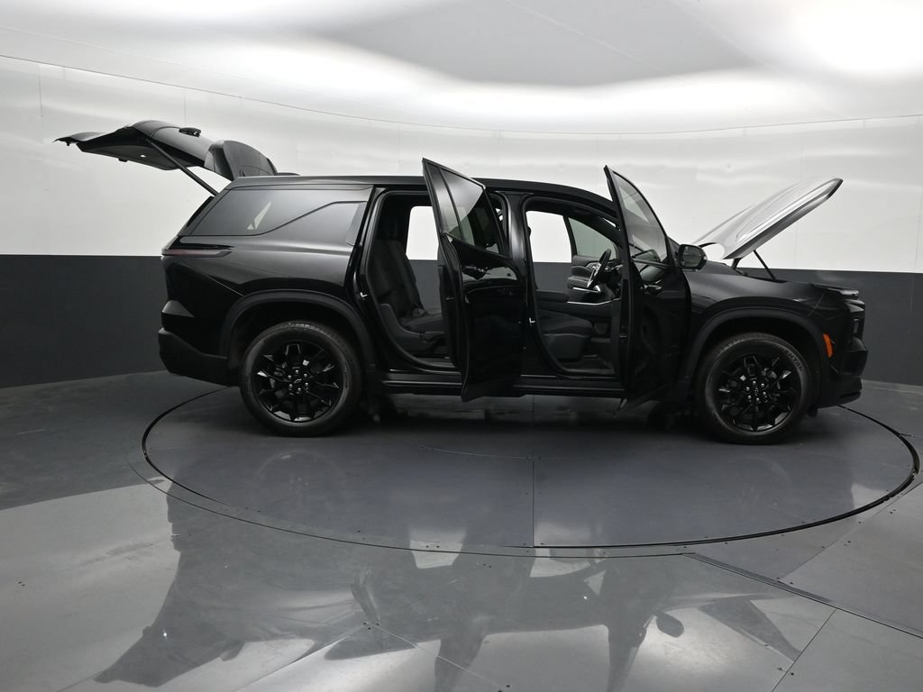 Used 2024 Chevrolet Traverse LS w/ Midnight/Sport Edition FWD image 32