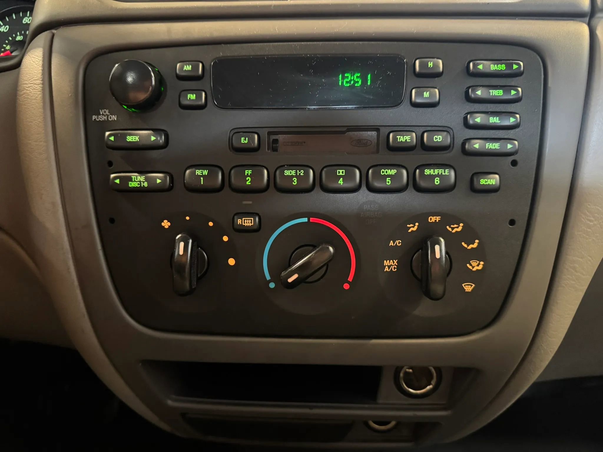 Used 2007 Ford Taurus SE FWD image 13