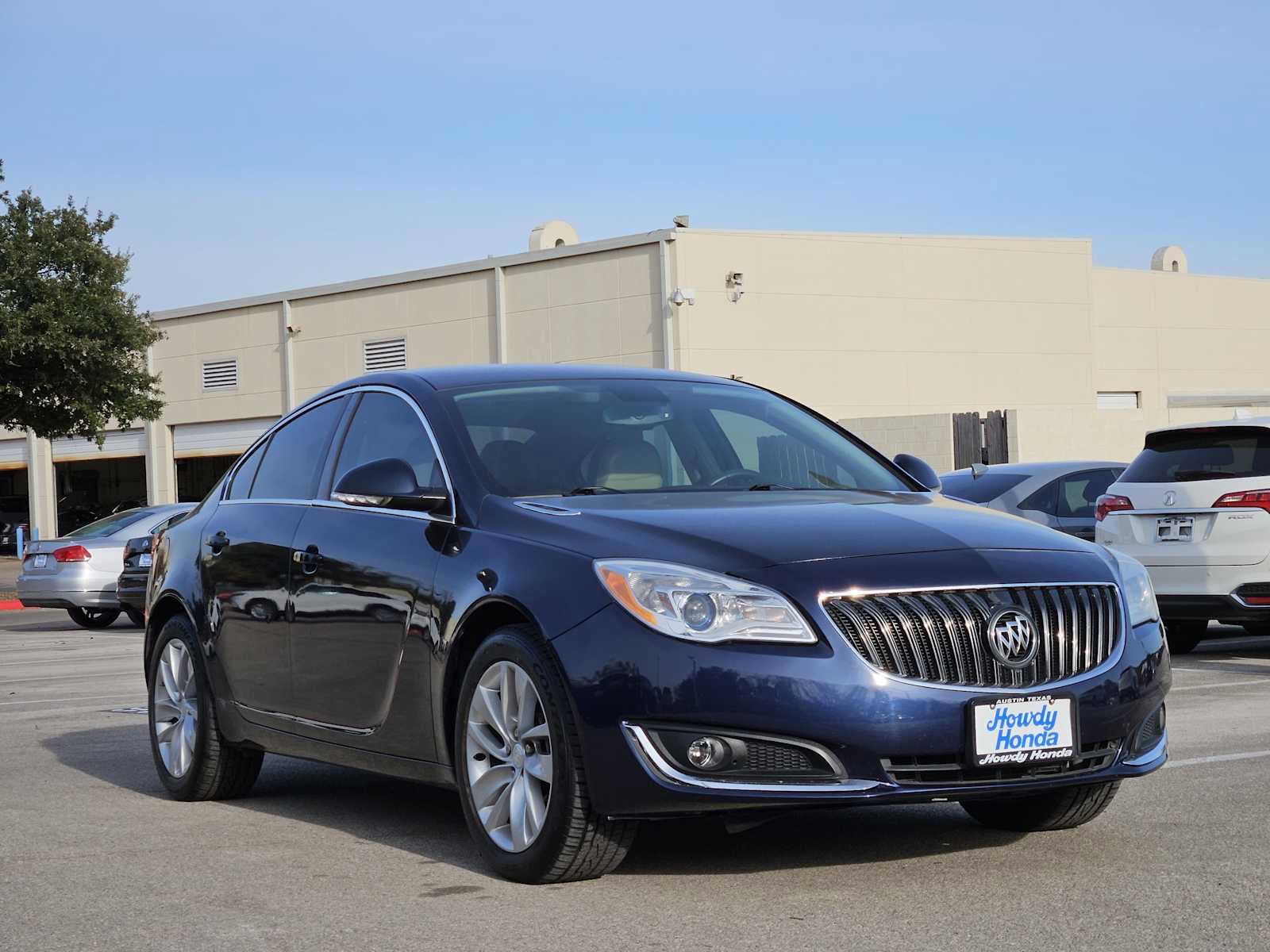 Used 2016 Buick Regal image 3