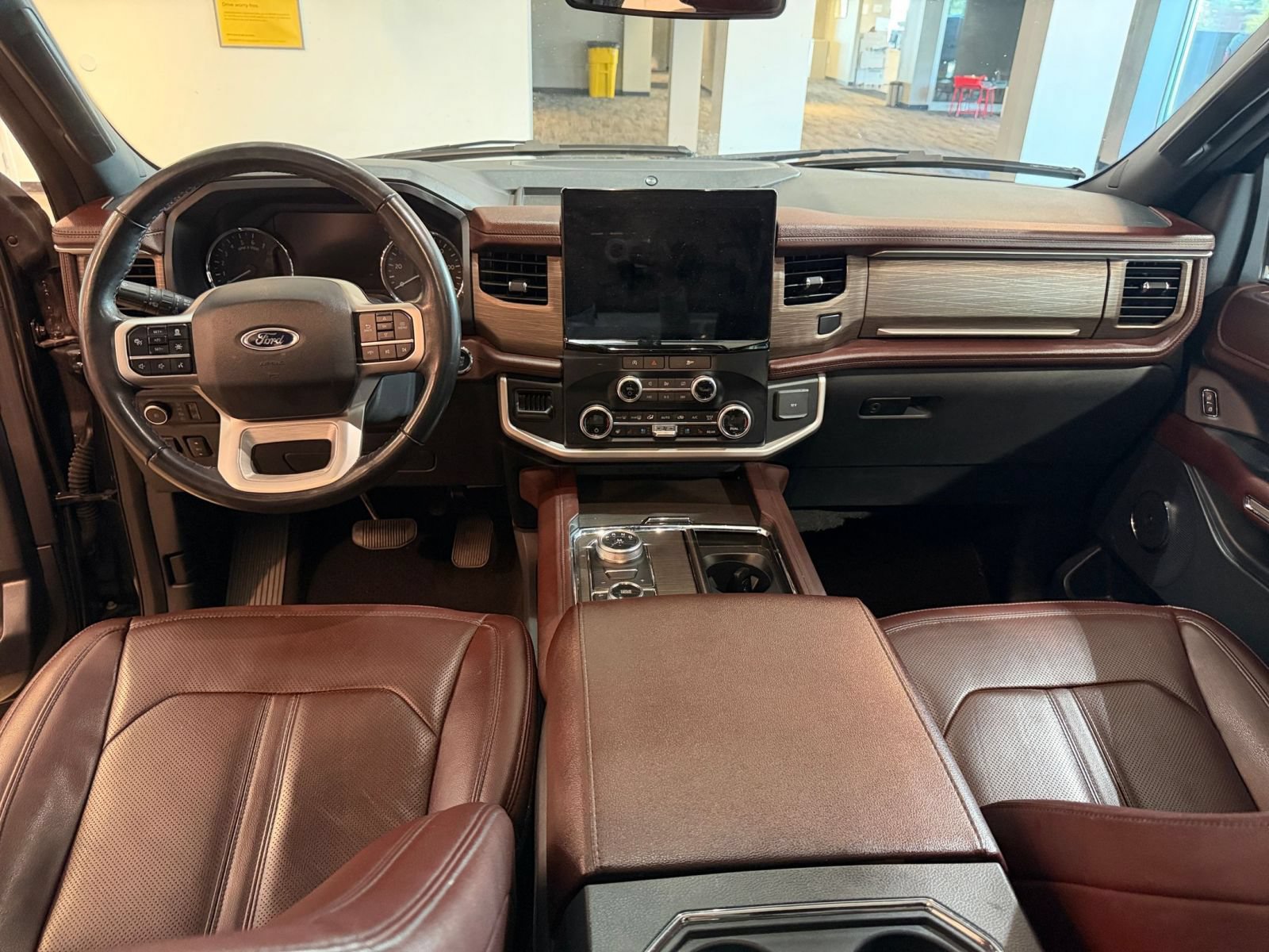 Used 2024 Ford Expedition Limited AWD/4WD image 31