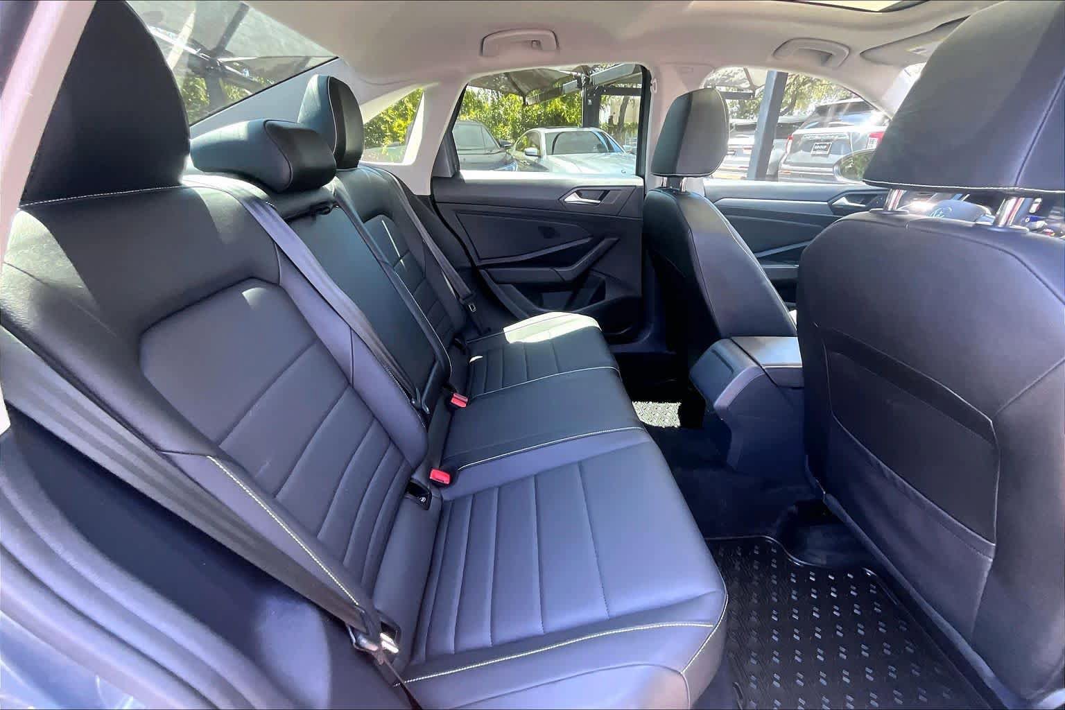 Used 2024 Volkswagen Jetta SE FWD image 20