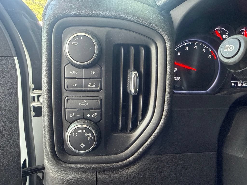Used 2022 Chevrolet Silverado 1500 Custom AWD/4WD image 33