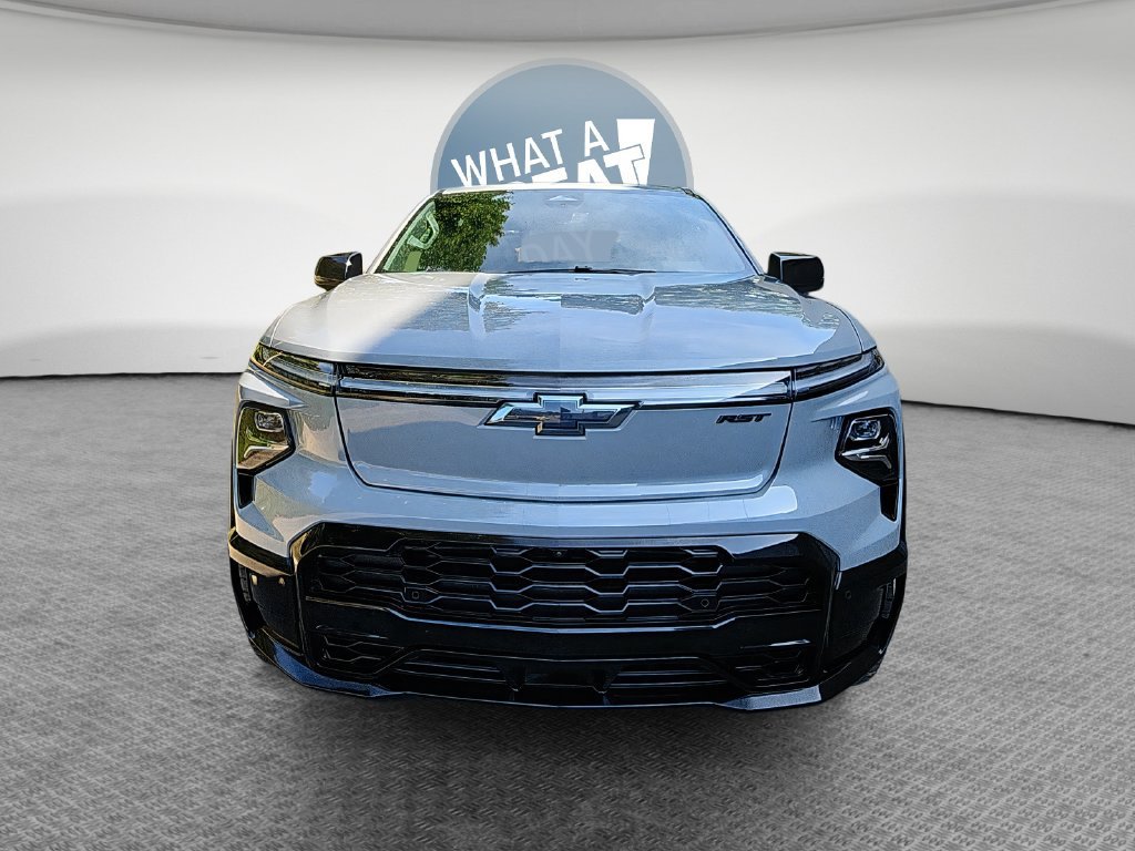 Certified 2025 Chevrolet Silverado EV RST AWD/4WD image 11