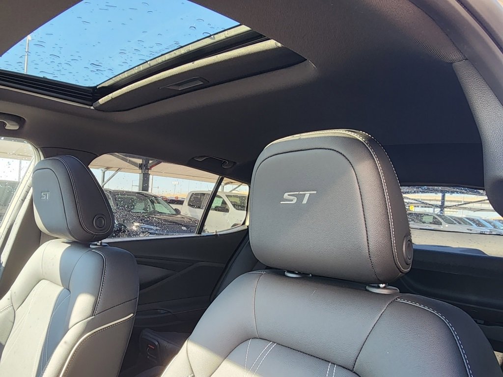 New 2026 Buick Envista Sport Touring w/ Studio Series image 16
