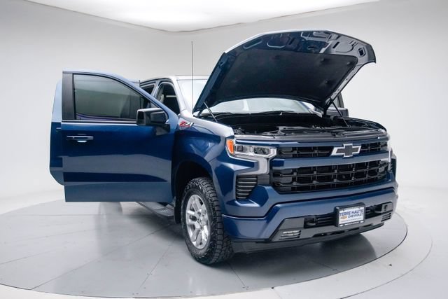 Used 2023 Chevrolet Silverado 1500 RST AWD/4WD image 16