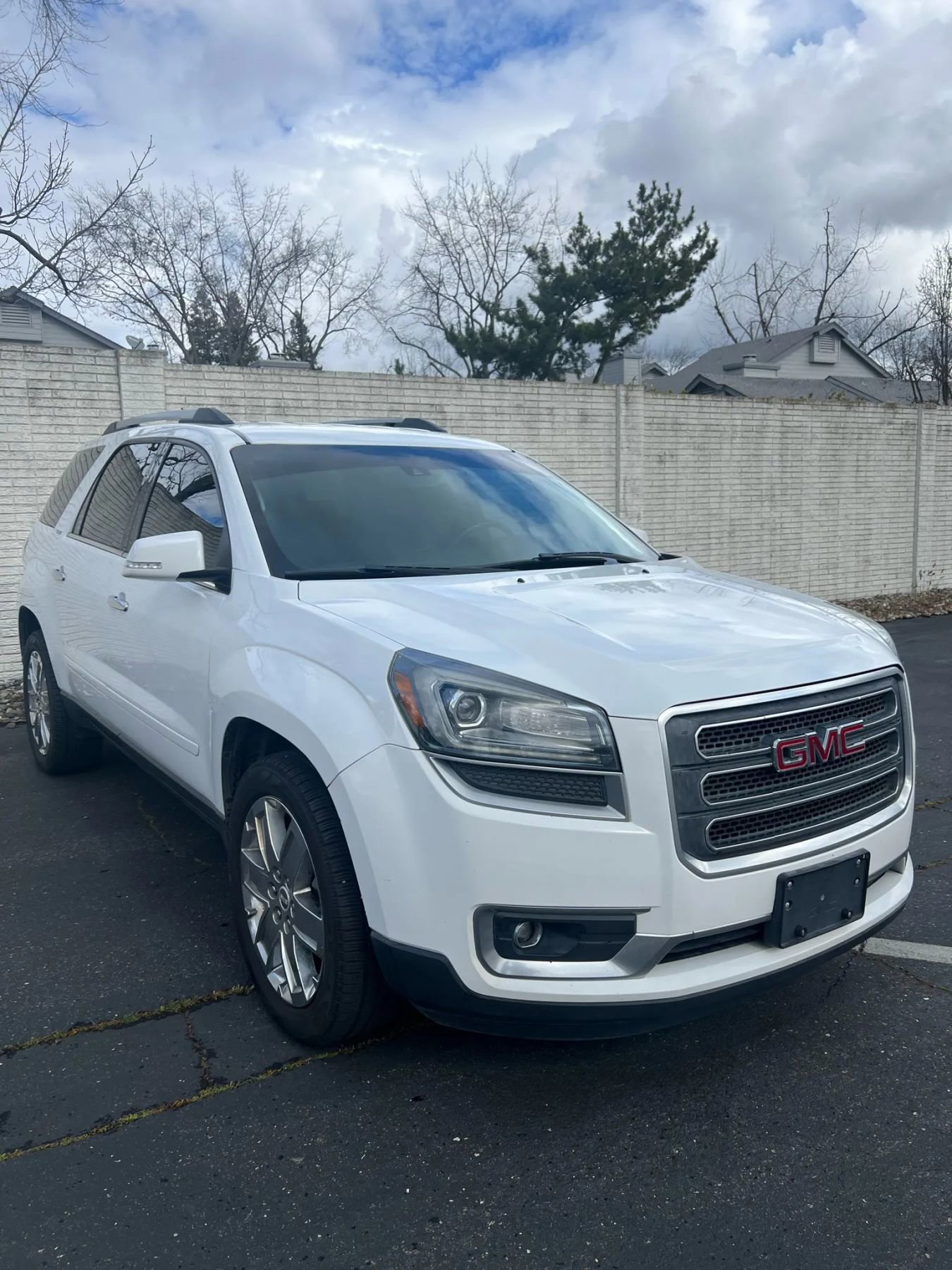 Used 2017 GMC Acadia Limited SLT image 3