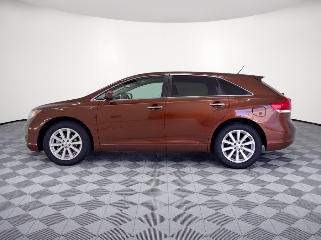 Used 2010 Toyota Venza w/ Convenience Pkg FWD image 2