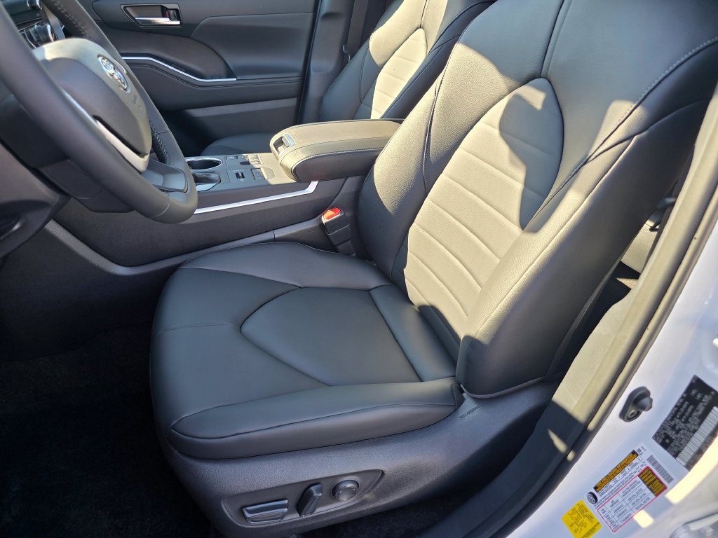 New 2026 Toyota Highlander XLE AWD/4WD image 17