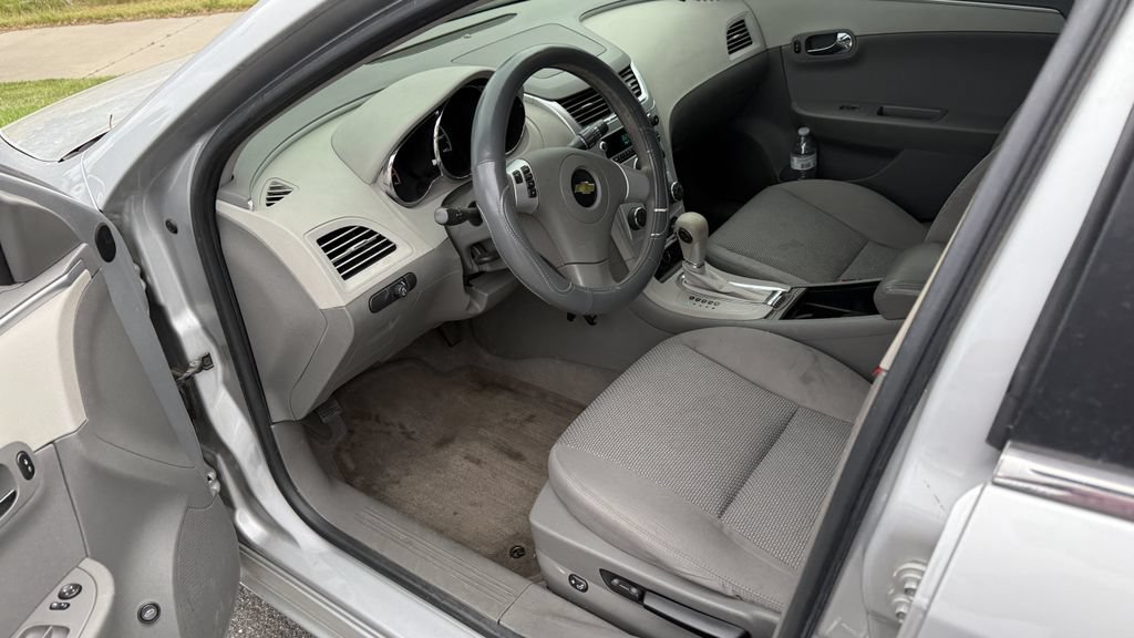 Used 2012 Chevrolet Malibu LS FWD image 3