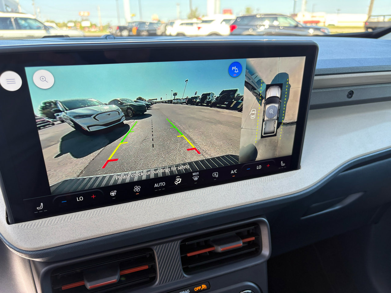 New 2025 Ford Maverick Lariat w/ 4K Tow Package image 28