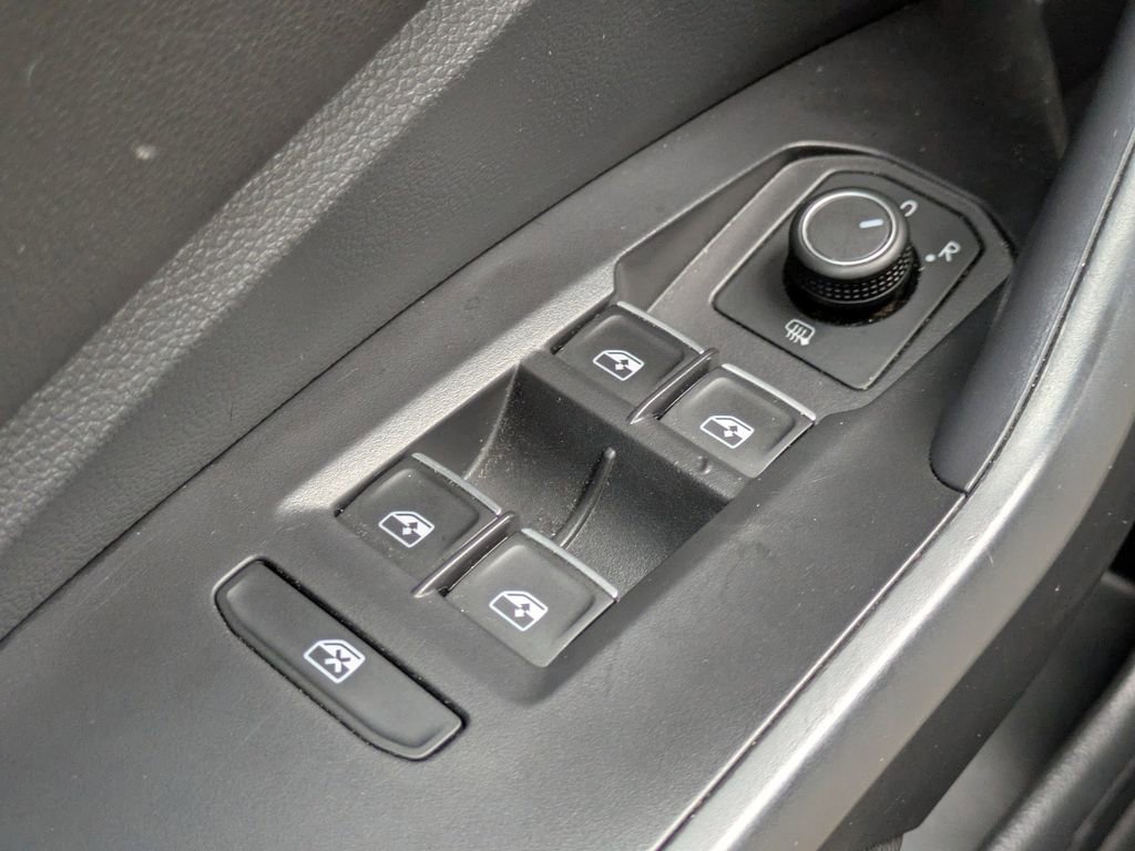 Used 2023 Volkswagen Jetta SE image 24