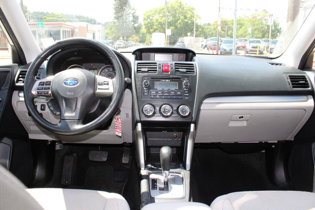 Used 2015 Subaru Forester 2.5i Premium w/ All-Weather Package AWD/4WD image 9