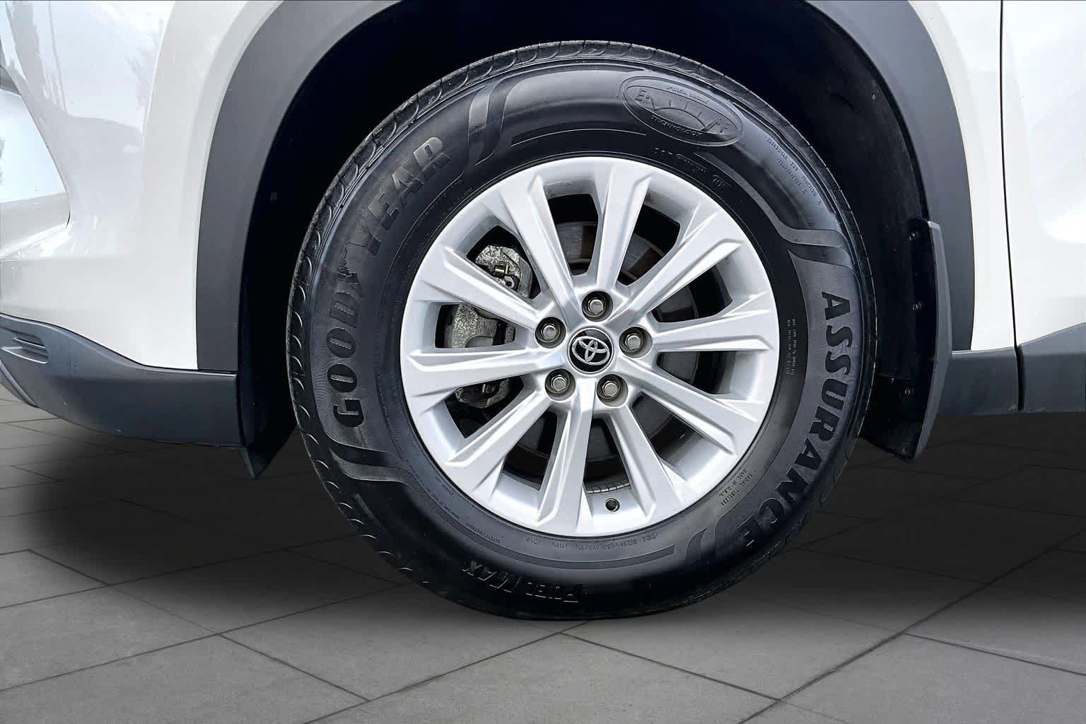 Used 2024 Toyota Grand Highlander AWD image 11