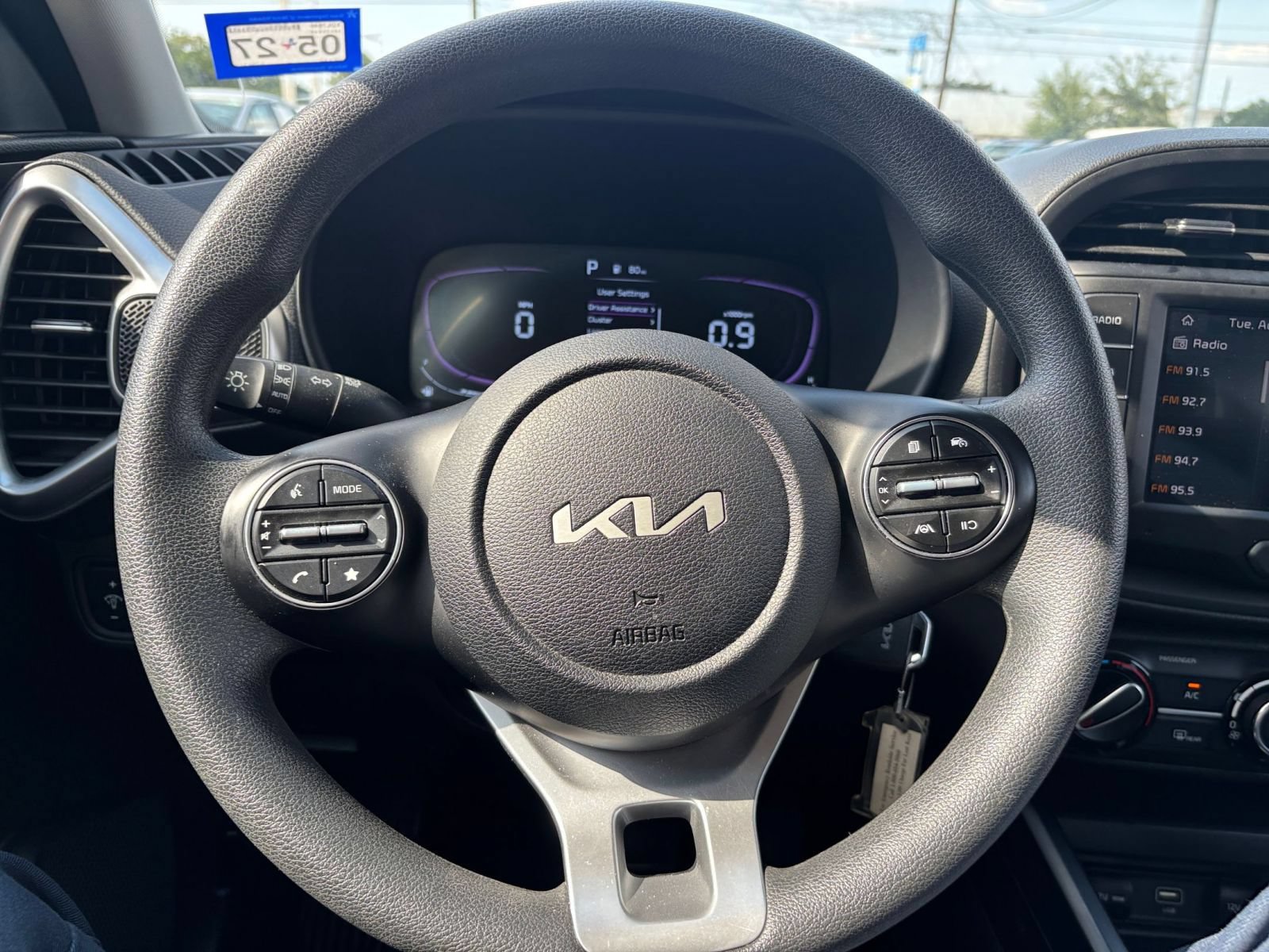 Used 2025 Kia Soul LX w/ LX Technology Package FWD image 21