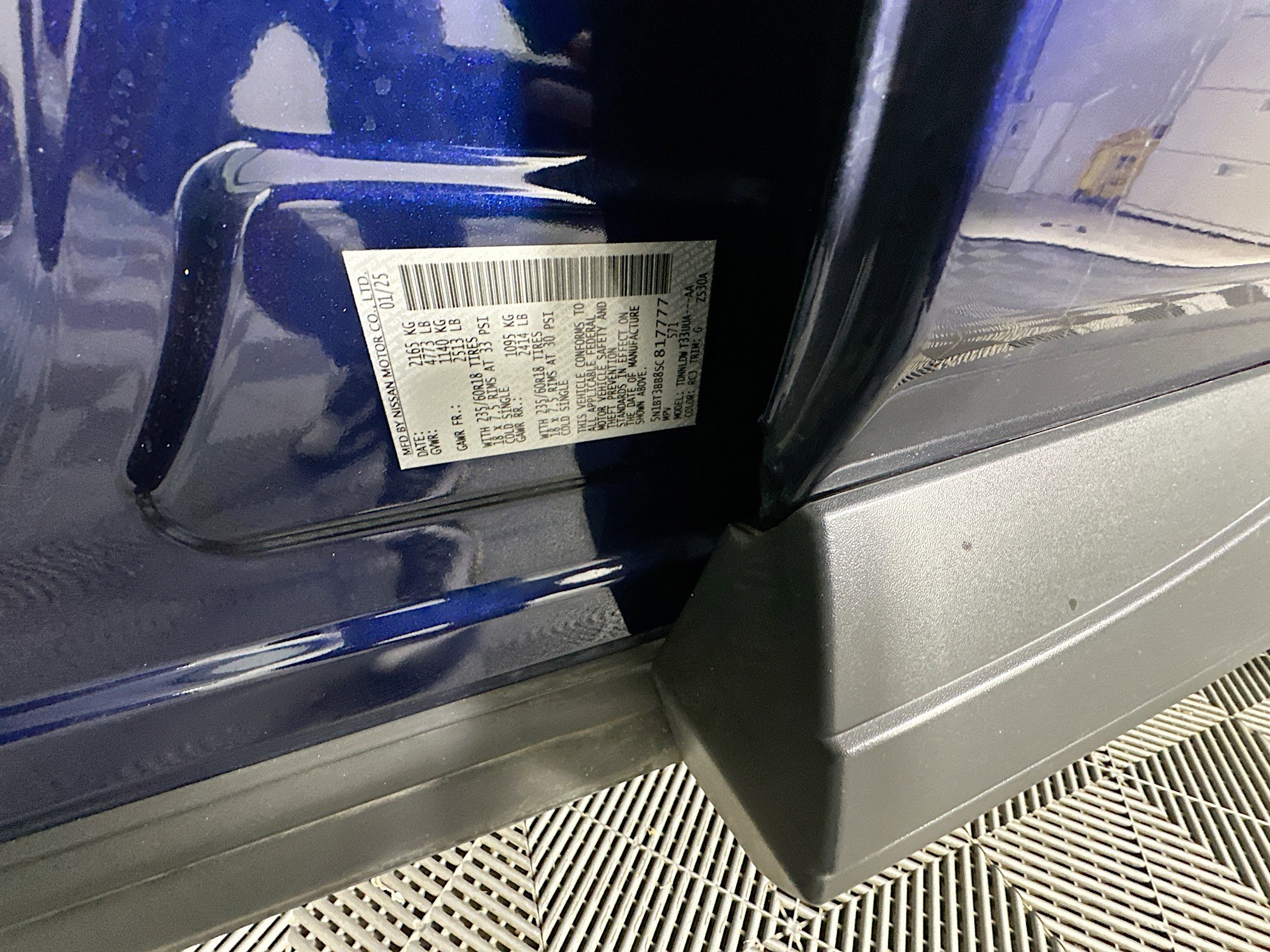 Used 2025 Nissan Rogue SV image 12