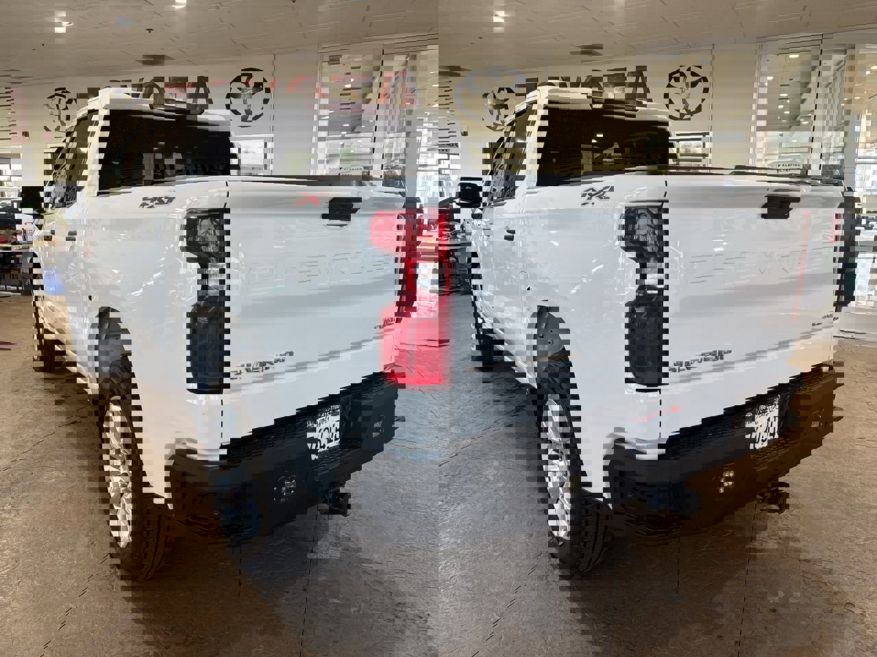 Used 2021 Chevrolet Silverado 1500 Custom image 8