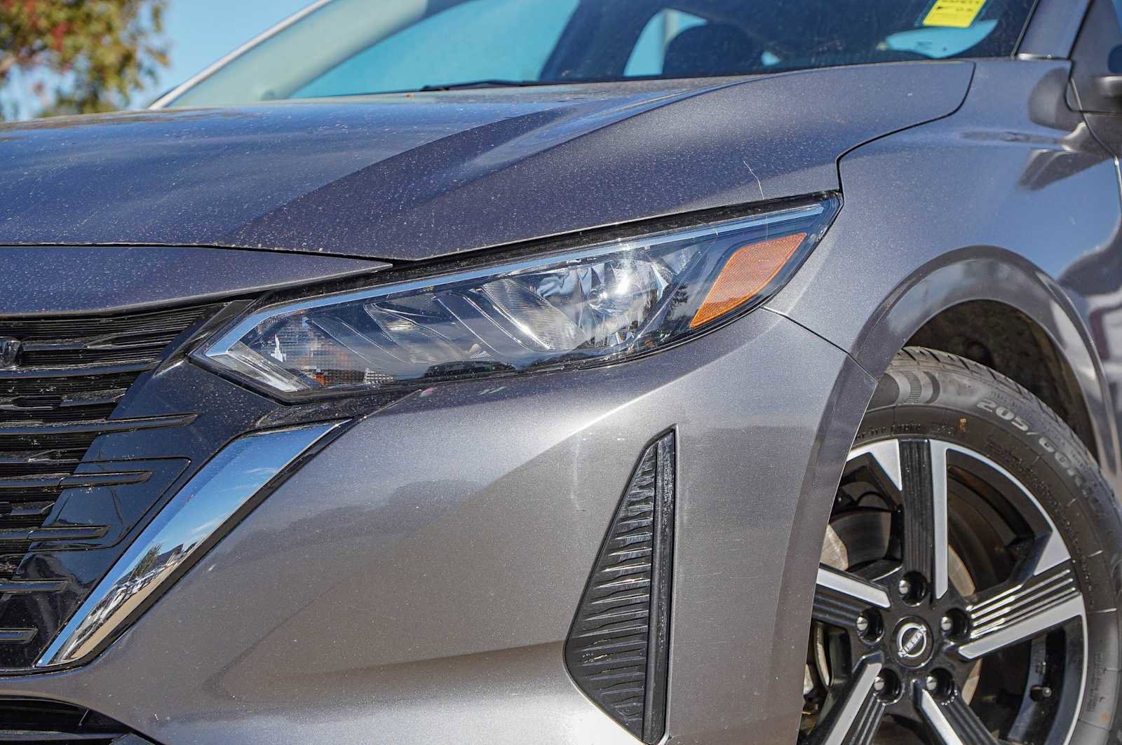 Used 2024 Nissan Sentra SV image 3