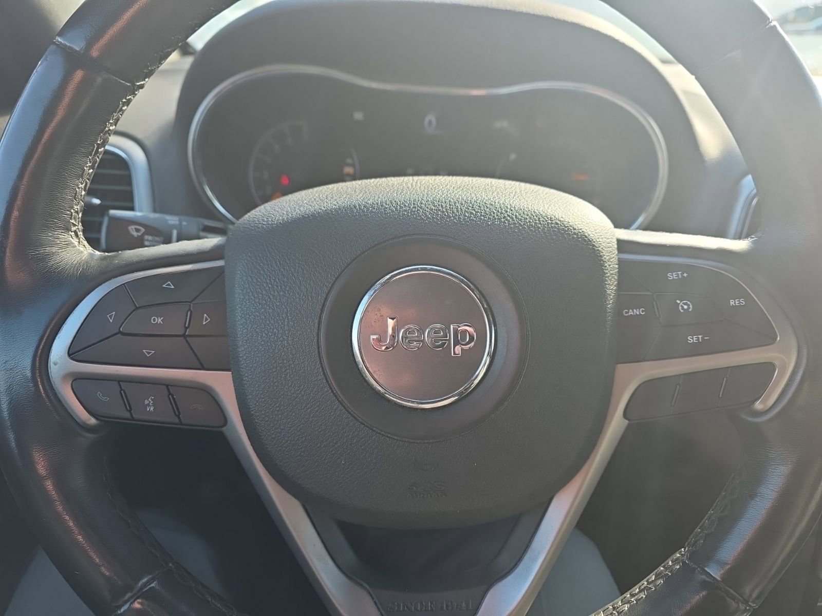 Used 2018 Jeep Grand Cherokee Limited image 11