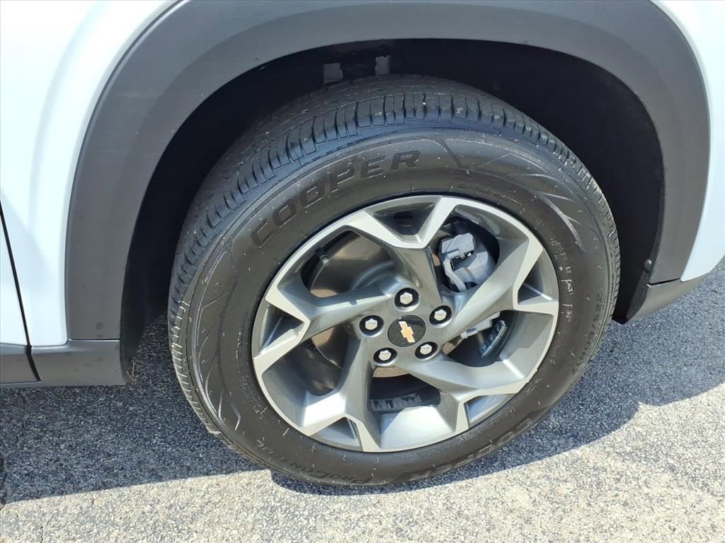 Used 2024 Chevrolet Trax LT w/ Driver Confidence Package FWD image 9
