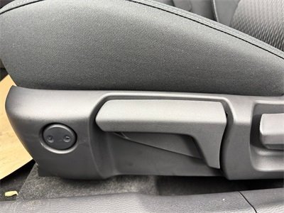 New 2026 Mitsubishi Outlander SE image 13