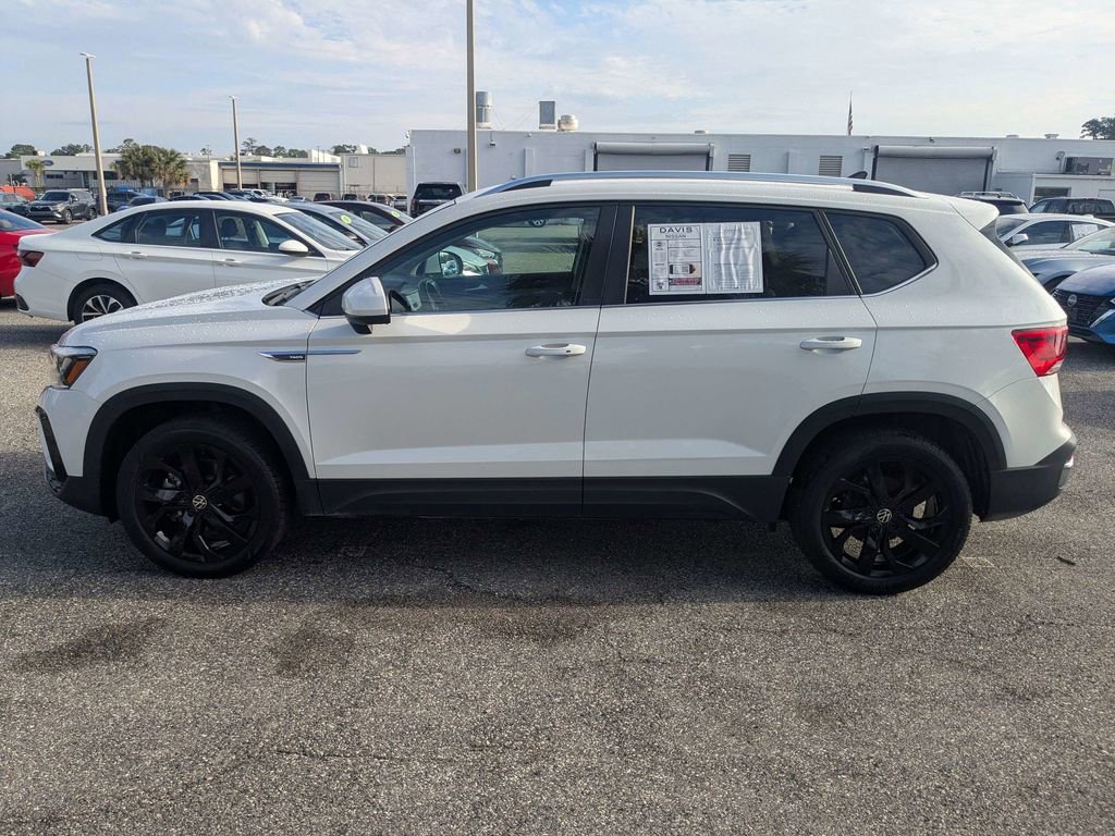 Used 2024 Volkswagen Taos SE FWD image 7