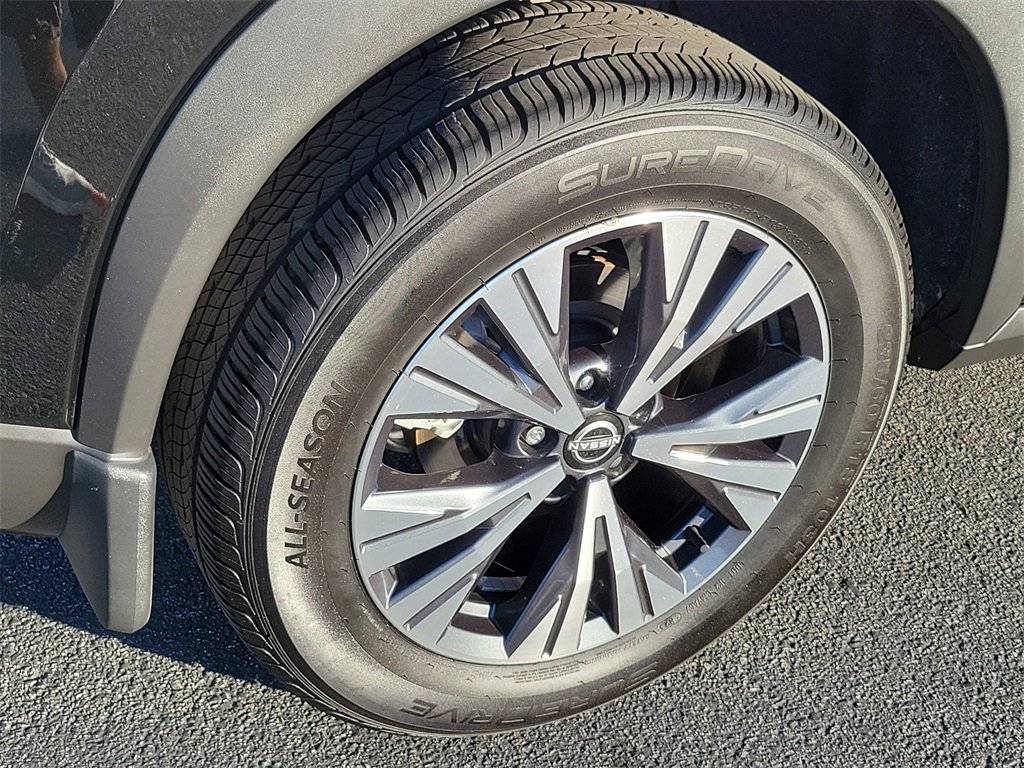 Used 2022 Nissan Rogue SV image 24