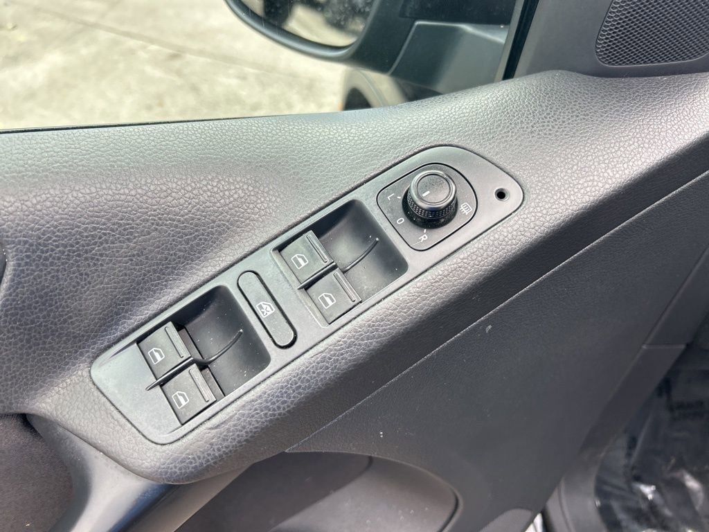 Used 2018 Volkswagen Tiguan Limited image 31