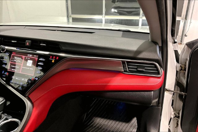 Used 2019 Toyota Camry XSE FWD image 31