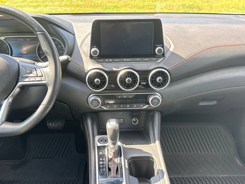 Used 2023 Nissan Sentra SR w/ SR Premium Package FWD image 18