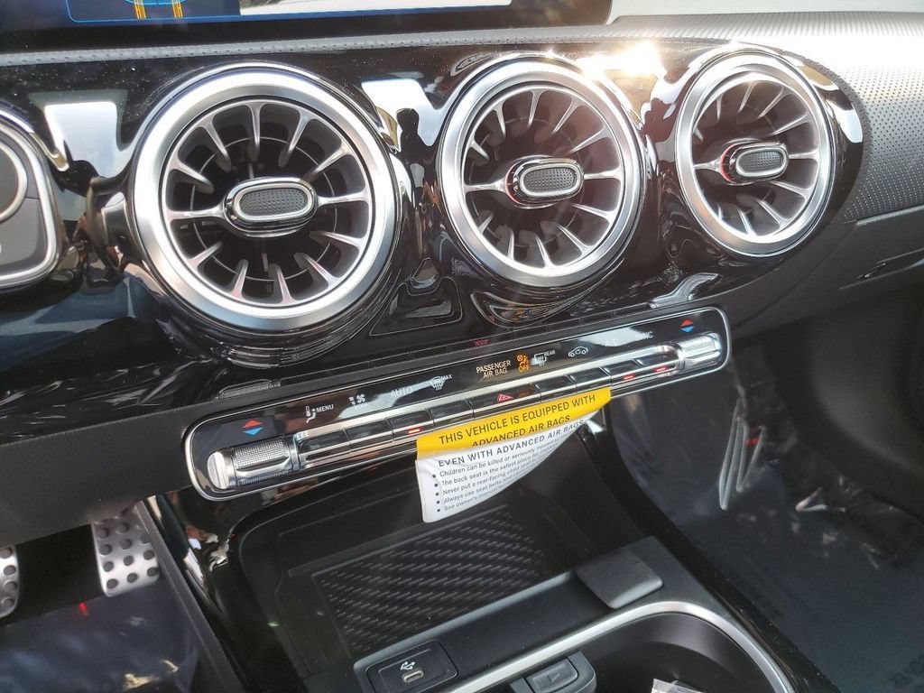 New 2025 Mercedes-Benz CLA 250 4MATIC image 34