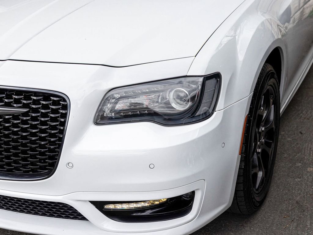 Used 2021 Chrysler 300 Touring L AWD/4WD image 34