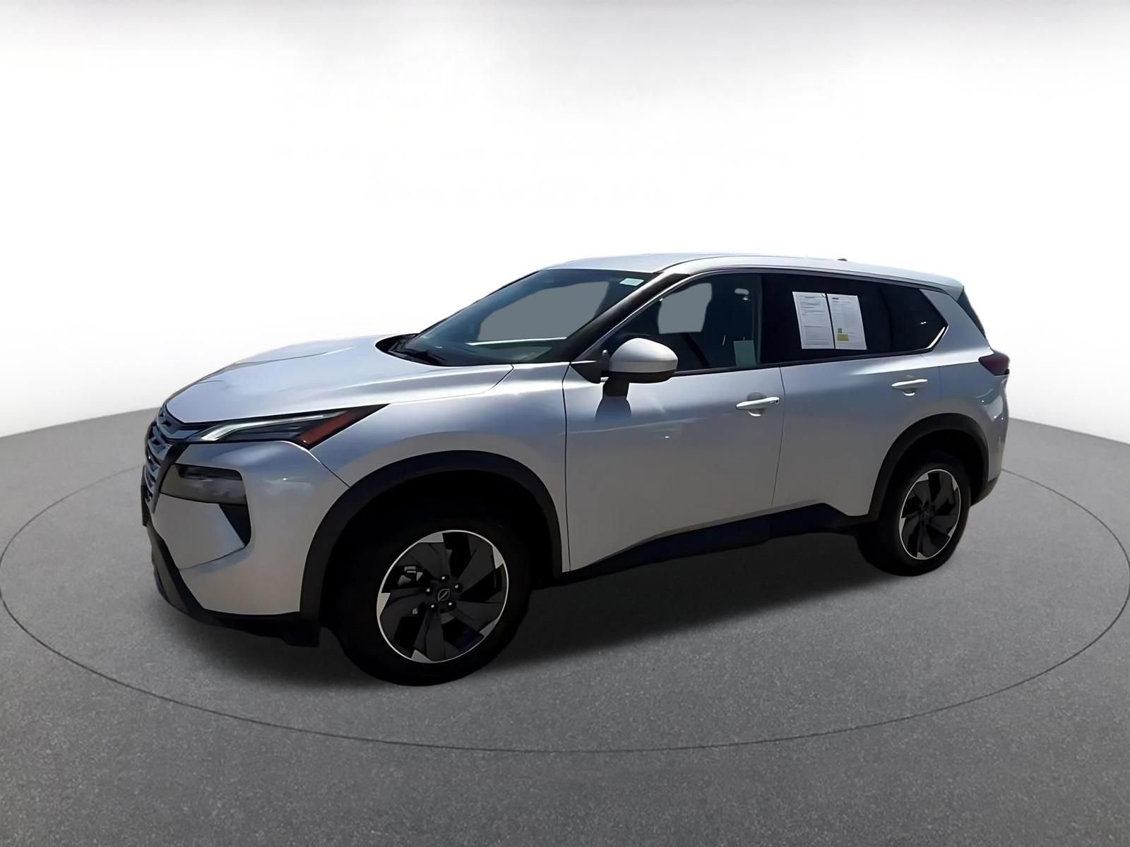 Used 2025 Nissan Rogue SV FWD image 8