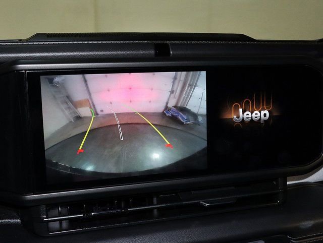 Used 2025 Jeep Wrangler Unlimited Sahara image 20