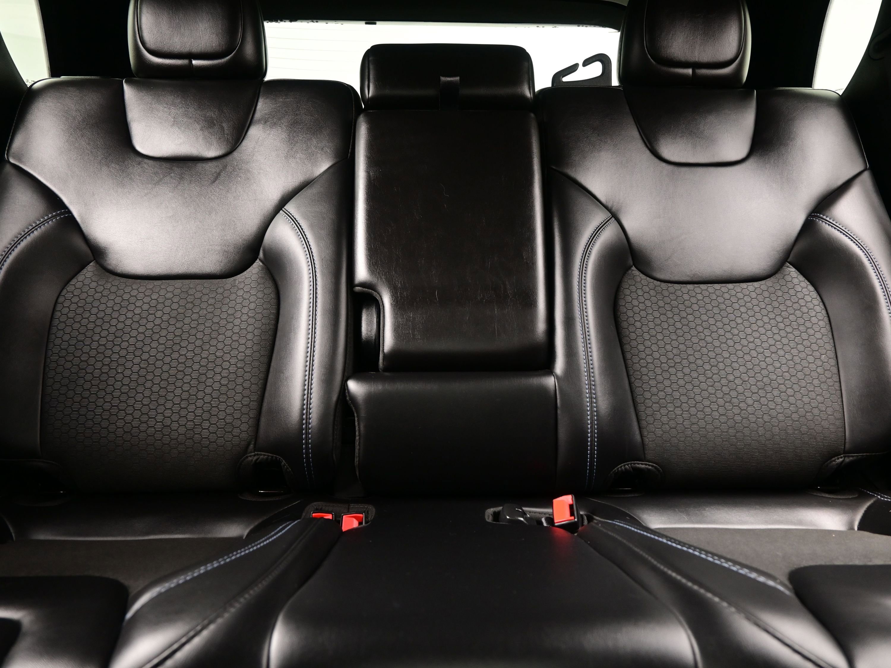 Used 2020 Jeep Cherokee Latitude Plus w/ Comfort/Convenience Group image 16