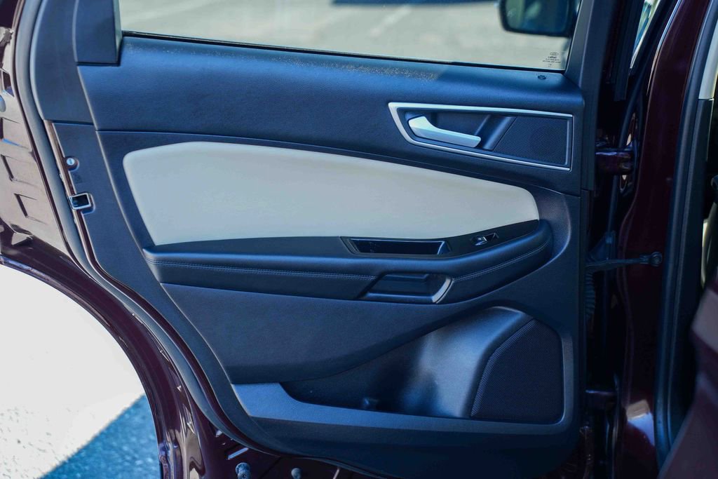 Used 2020 Ford Edge SEL w/ Convenience Package AWD/4WD image 19