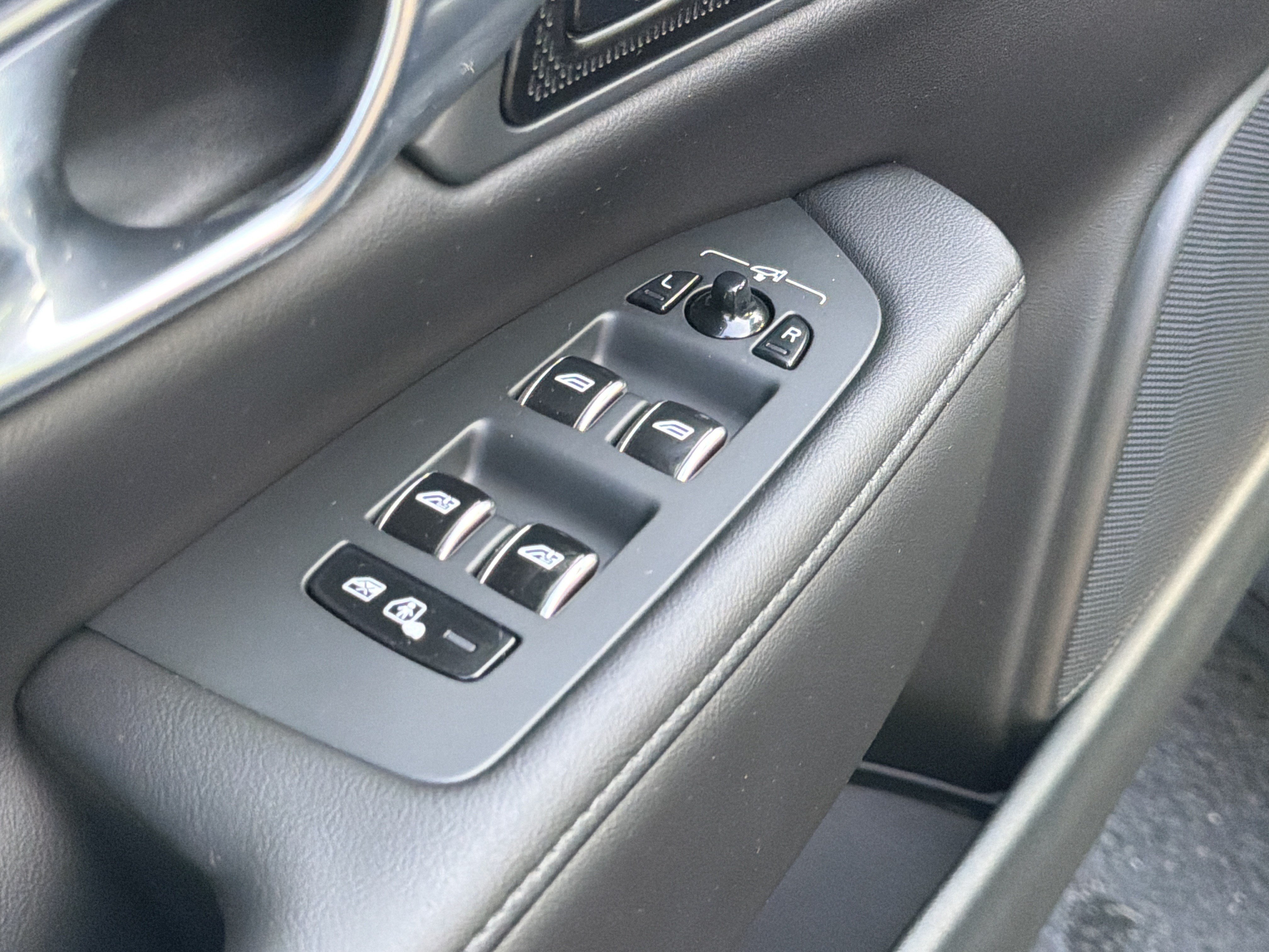 Certified 2023 Volvo S90 B6 Plus AWD/4WD image 15