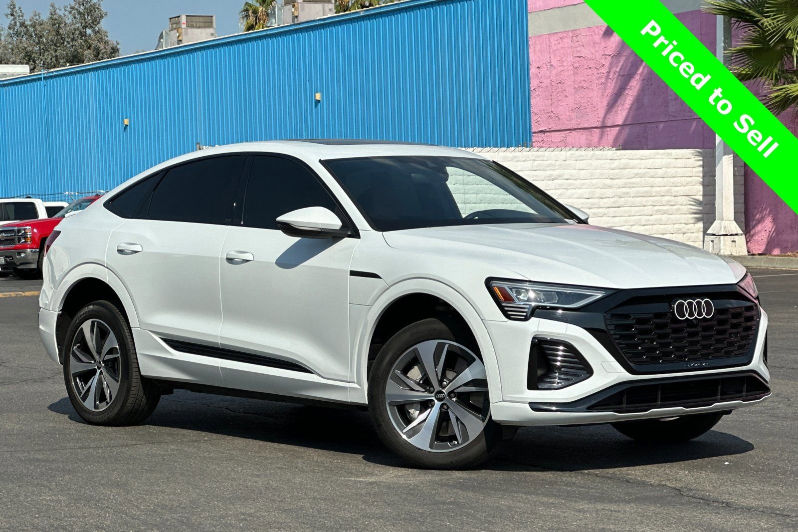Used 2024 Audi Q8 e-tron Premium image 2