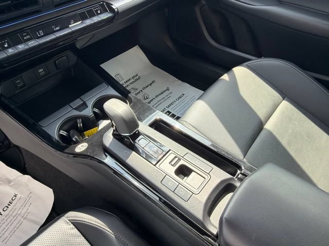 Used 2024 Toyota Prius XLE AWD/4WD image 19