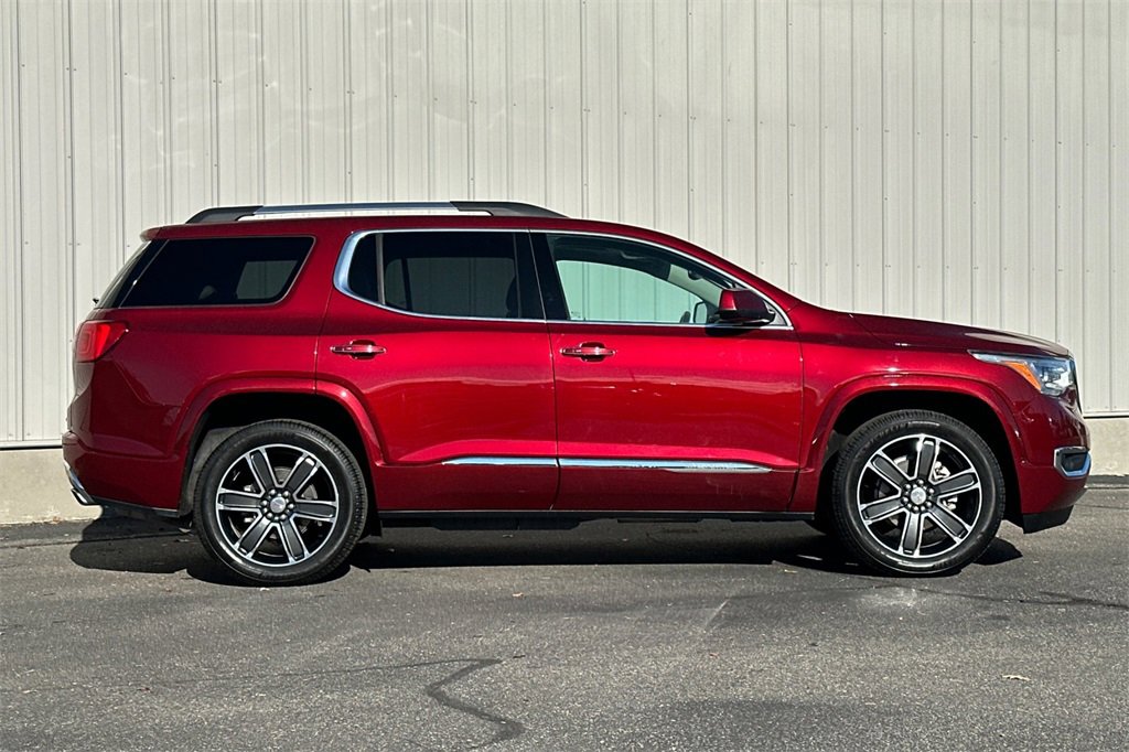 Used 2018 GMC Acadia Denali w/ Technology Package image 4