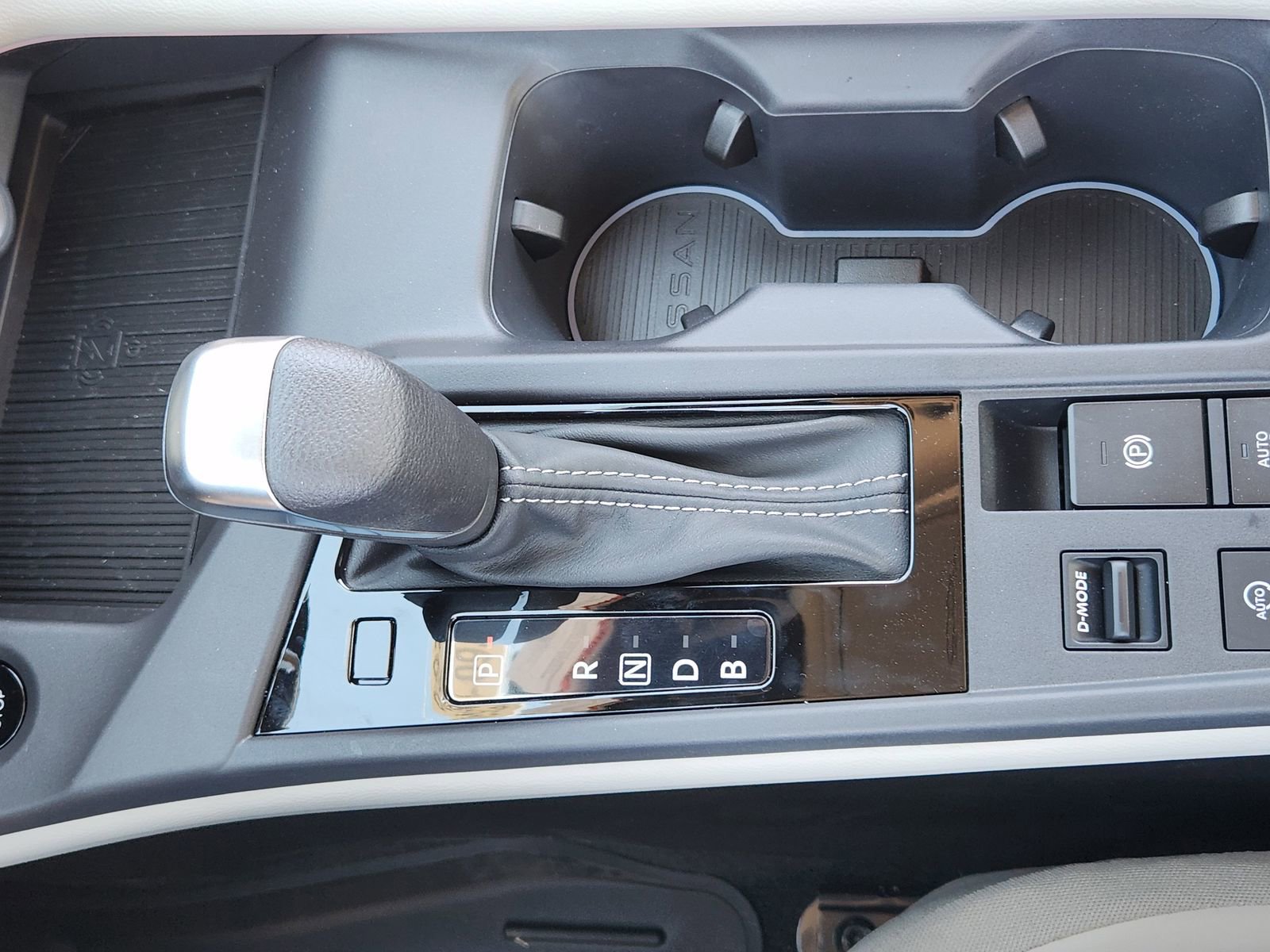 New 2026 Nissan Sentra SL w/ Floor Mat Package FWD image 19