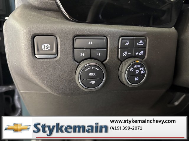 Used 2025 Chevrolet Silverado 2500 LT w/ Convenience Package image 13