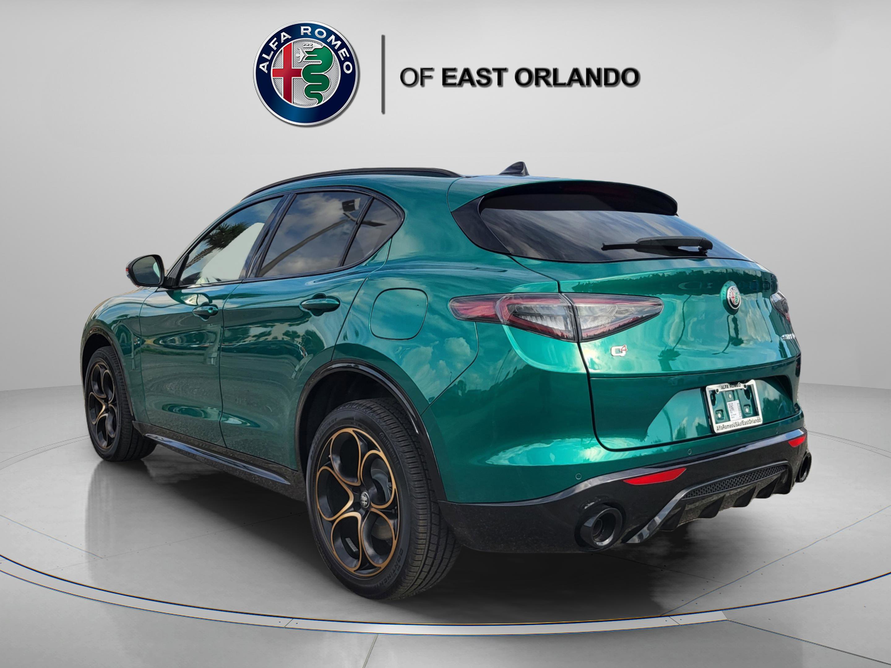 New 2025 Alfa Romeo Stelvio Sprint image 5