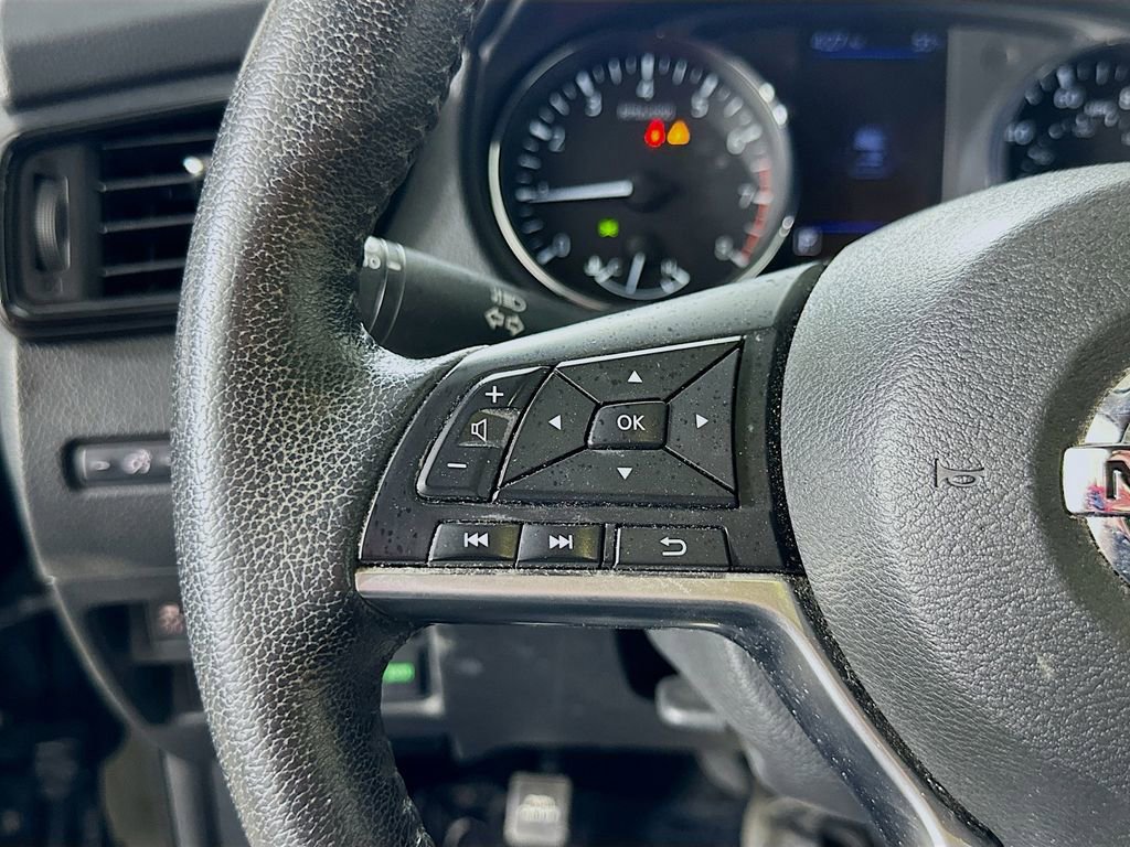 Used 2019 Nissan Rogue SV AWD/4WD image 16