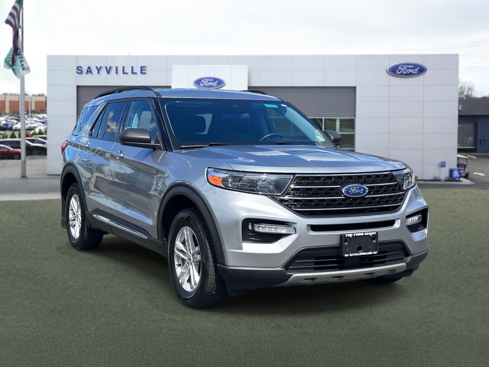 Certified 2024 Ford Explorer XLT w/ Equipment Group 202A AWD/4WD image 6