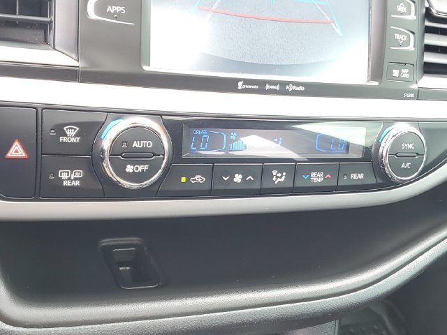 Used 2019 Toyota Highlander SE AWD/4WD image 19