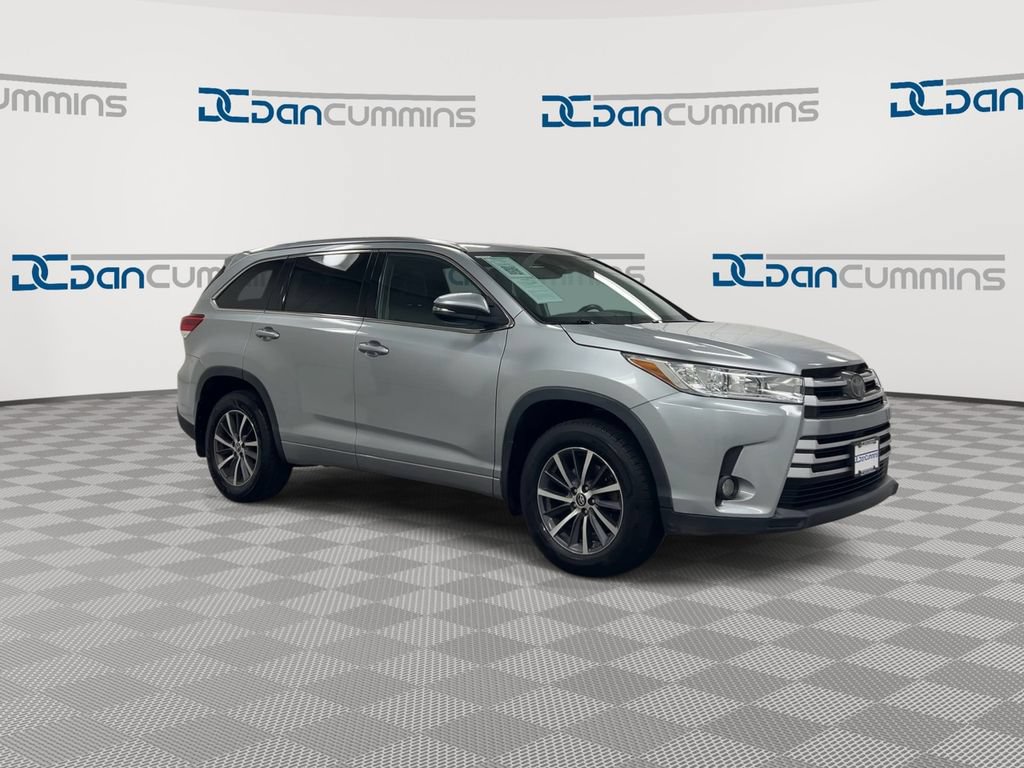 Used 2018 Toyota Highlander XLE AWD/4WD image 2
