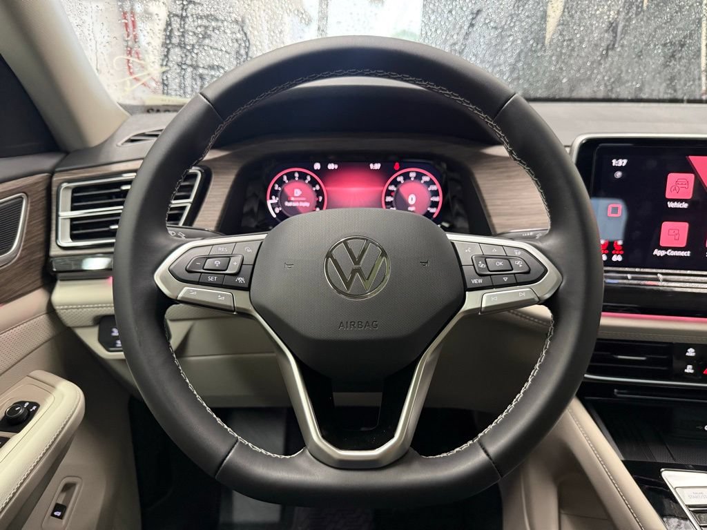 Used 2026 Volkswagen Atlas SEL AWD/4WD image 16