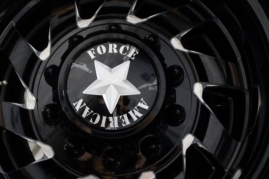 Used 2024 GMC Sierra 3500 Denali Ultimate image 54