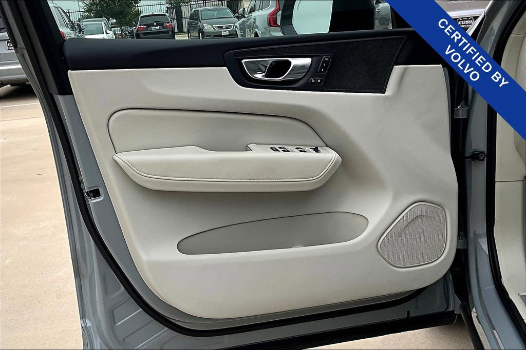 Used 2025 Volvo XC60 T8 Plus w/ Protection Package Premier image 23