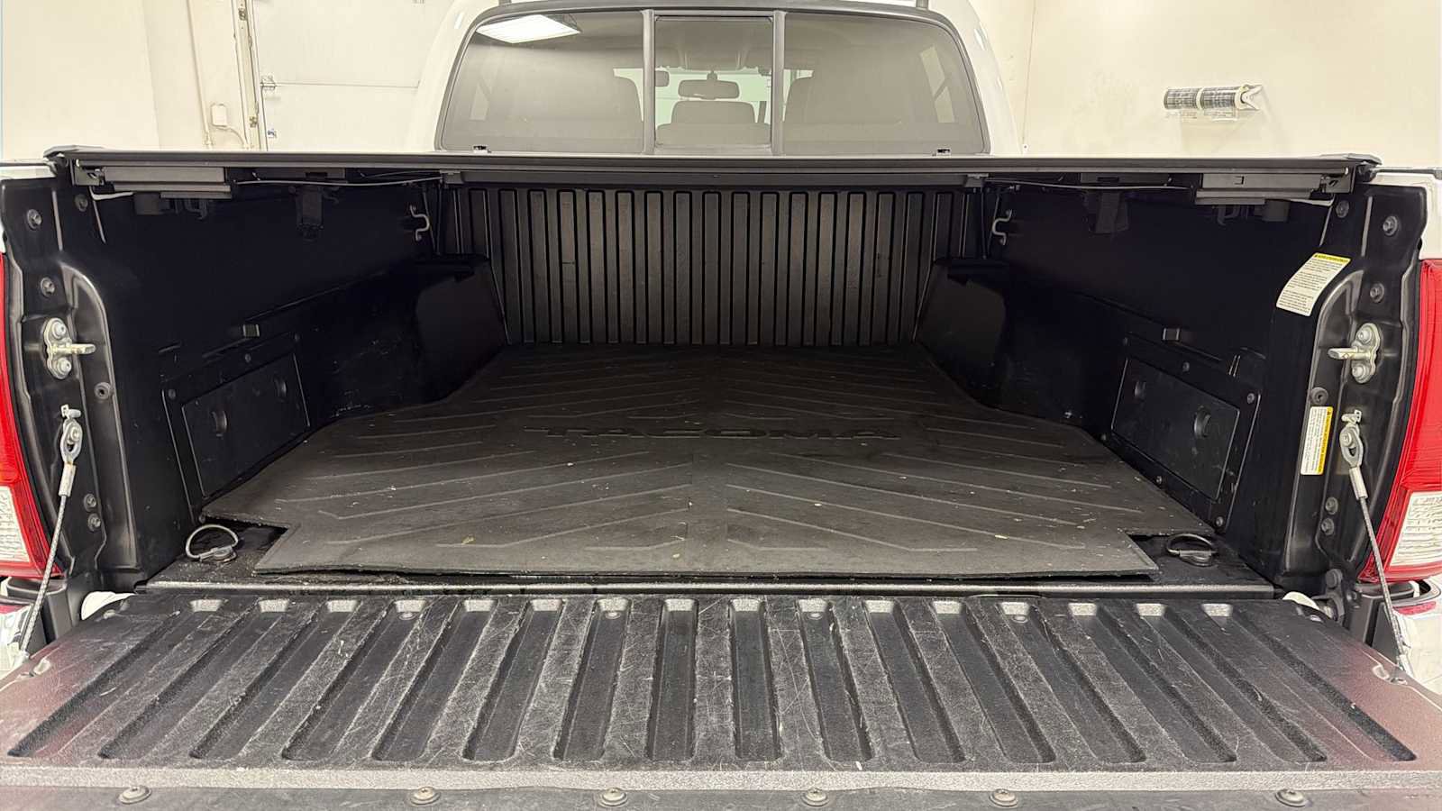 Certified 2017 Toyota Tacoma SR5 w/ Tow Package AWD/4WD image 27